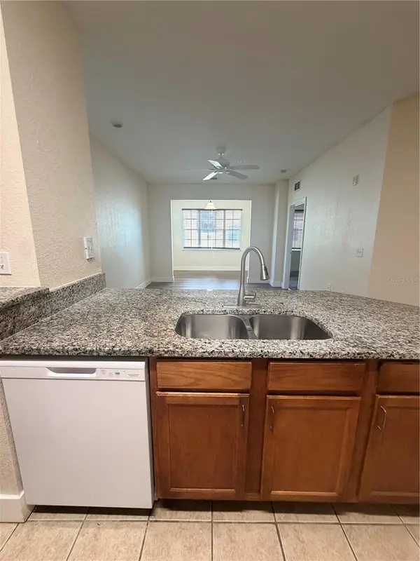 8137 CLAIRE ANN DR #207, Orlando, FL 32825