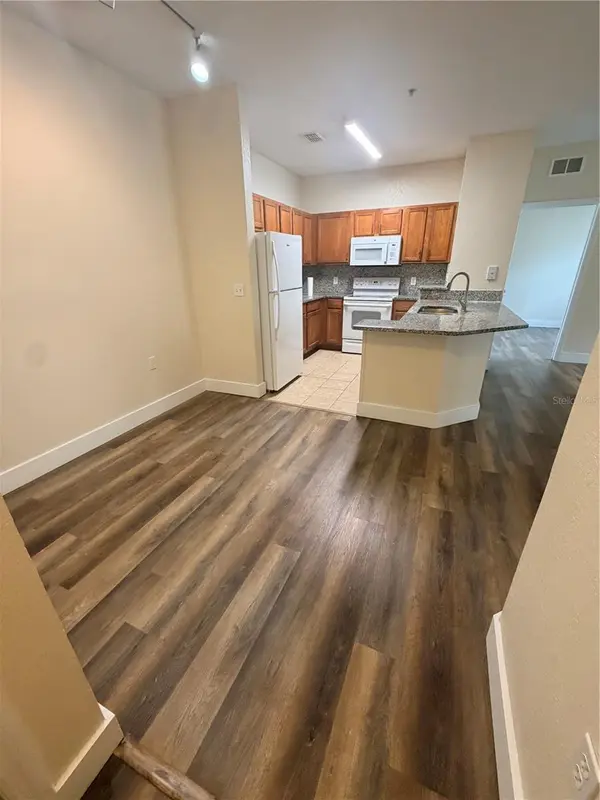 8137 CLAIRE ANN DR #207, Orlando, FL 32825