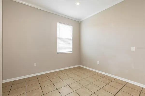 8130 WOODVINE CIR, Lakeland, FL 33810