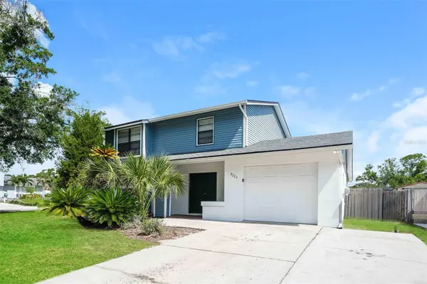 8229 MALVERN CIR, Tampa, FL 33634
