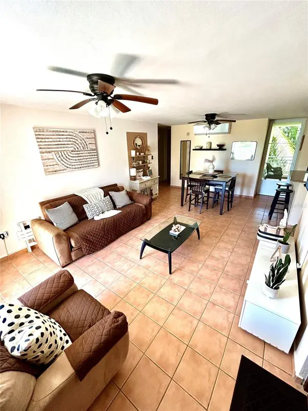 187 SECTOR EL MARTILLO, BARRIO MEDIANIA ALTA #F-304, Loiza, PR 00772