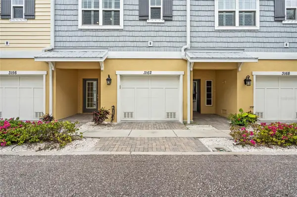 3162 MOORINGS DR, St Petersburg, FL 33712
