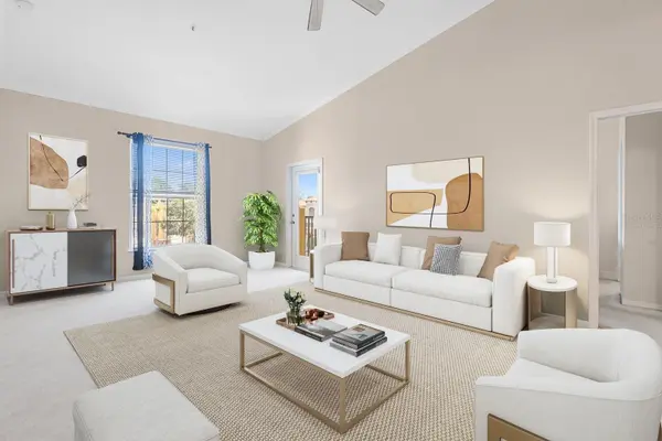 10211 COURTNEY PALMS #303, Tampa, FL 33619