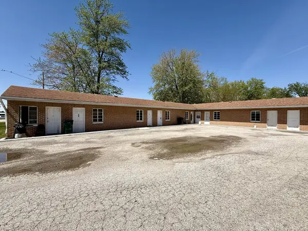 901 State Route 10 West, Clinton, IL 61727