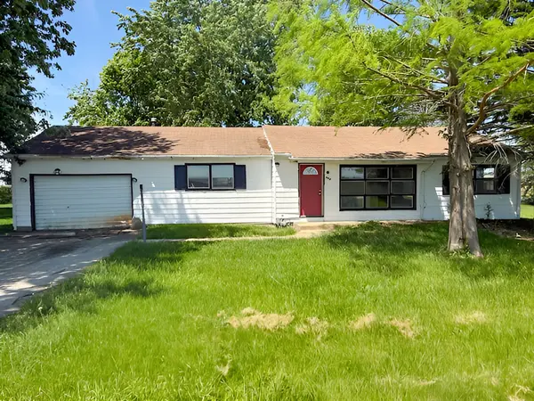 424 S 3000 W RD, Kankakee, IL 60901