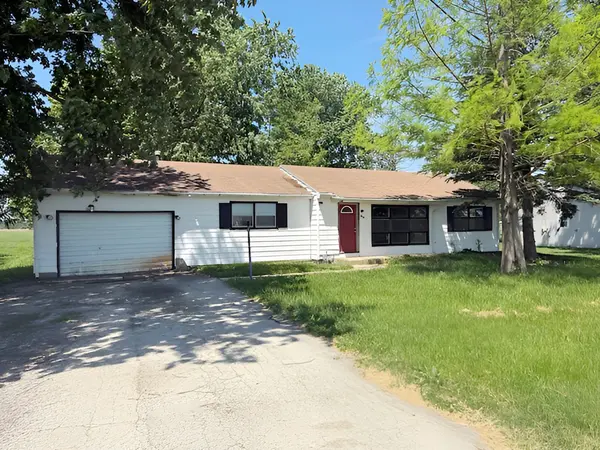 424 S 3000 W RD, Kankakee, IL 60901
