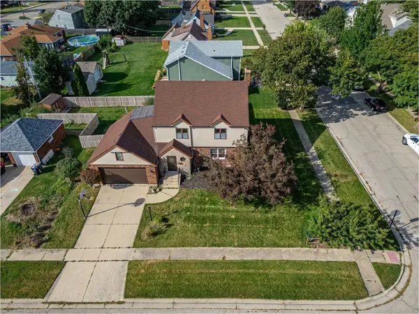 1300 Wolff AVE, Elgin, IL 60123