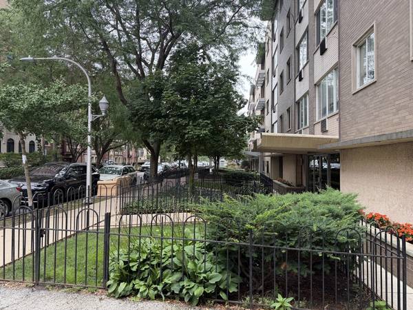 539 W Stratford PL #506, Chicago, IL 60657
