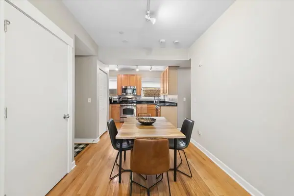 2541 Prairie AVE #1, Evanston, IL 60201