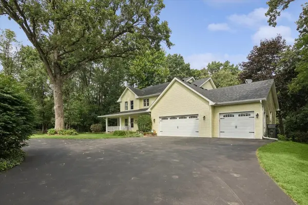 11115 E Riviera DR, Spring Grove, IL 60081