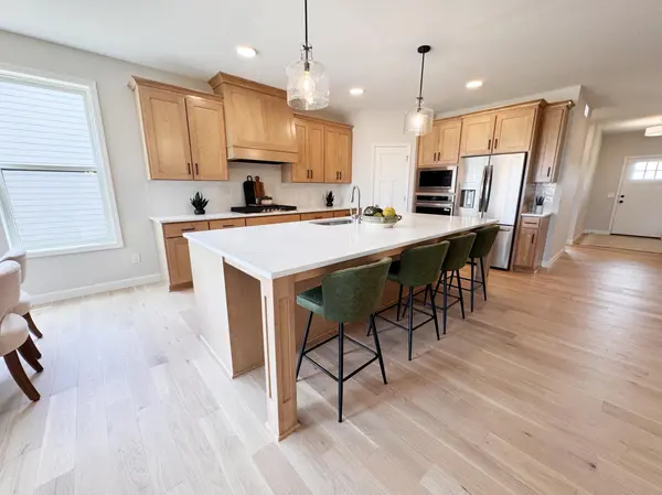 18655 Icebox LN, Lakeville, MN 55044