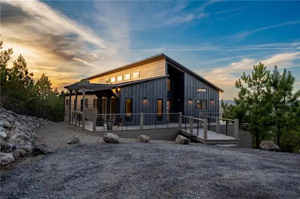 613 Woodland Bluffs TRL, Broken Bow, OK 74728