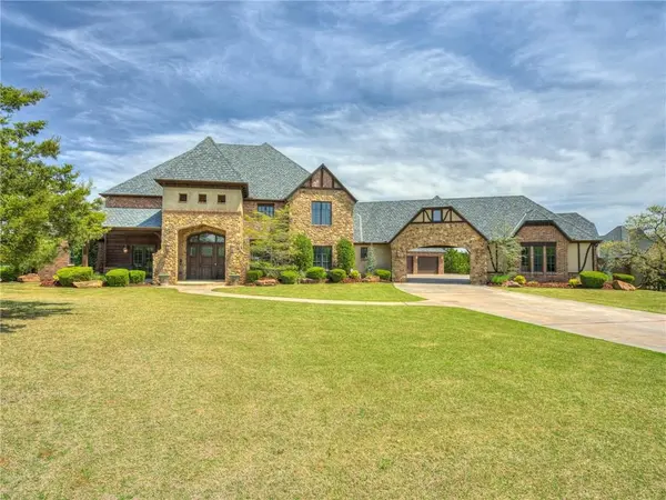 11300 HILLSDALE DR, Edmond, OK 73013