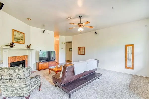 601 Cavecreek ST, Norman, OK 73071