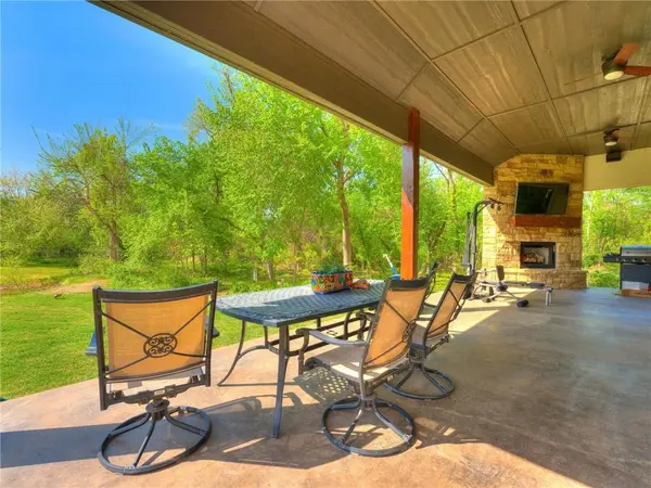 980 Lake Vista RD, Edmond, OK 73034