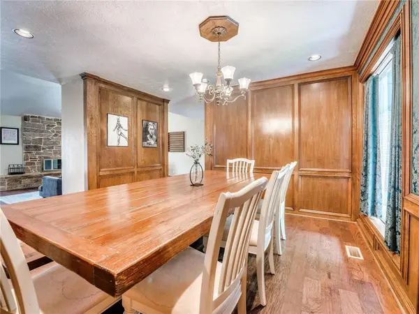 800 Richmond RD, Edmond, OK 73034