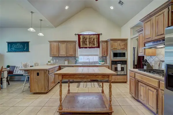 11608 Copper Trails LN, Oklahoma City, OK 73170