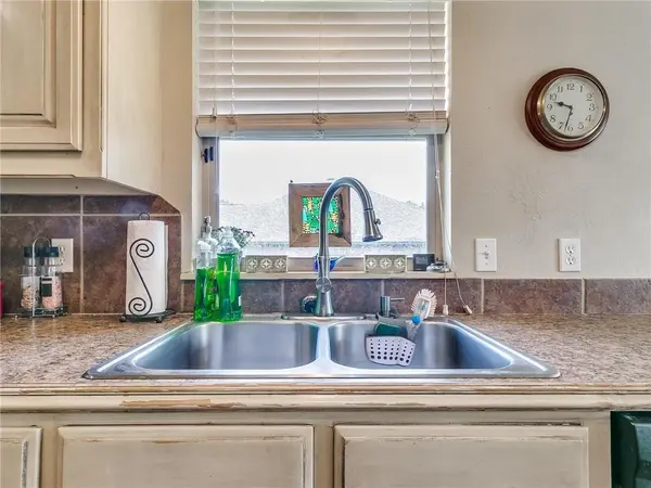 8668 Long Spur TRL, Edmond, OK 73034