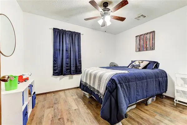 21480 Pioneer CIR, Harrah, OK 73045