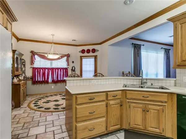 12437 Elizabeth DR, Midwest City, OK 73130