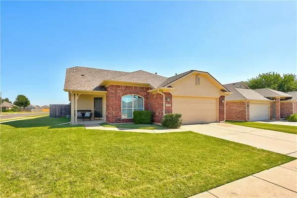 10645 NW 34th TER, Yukon, OK 73099
