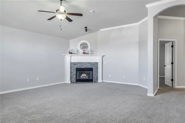 600 SW 43rd ST, Moore, OK 73160