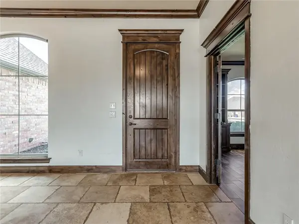 640 E Amelia TER, Mustang, OK 73064