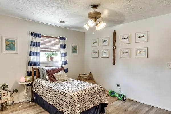 7712 NW 24th ST, Bethany, OK 73008
