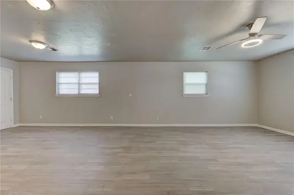 617 Queensboro PL, Yukon, OK 73099