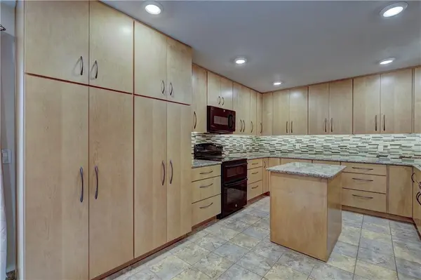 11633 SW 4TH TER, Yukon, OK 73099