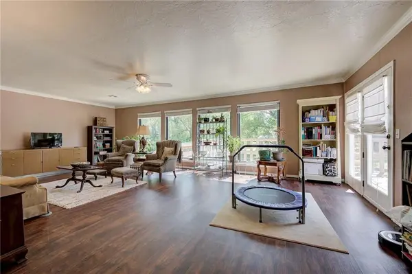 10725 Hames BLVD, Mustang, OK 73064