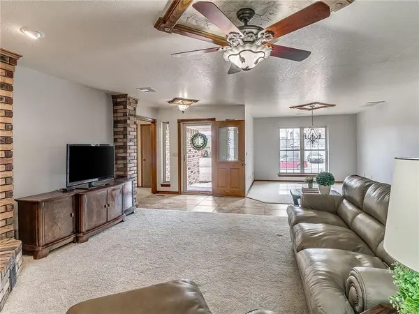 1325 SW 109th PL, Oklahoma City, OK 73170