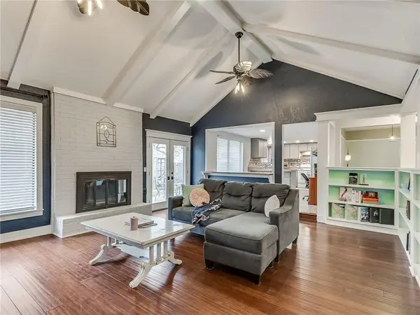 2104 Whiteoak CIR, Norman, OK 73071