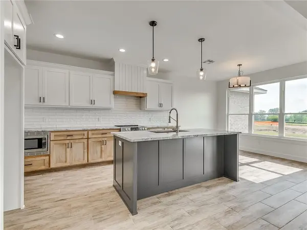 1027 Heritage Hills DR, Tuttle, OK 73089