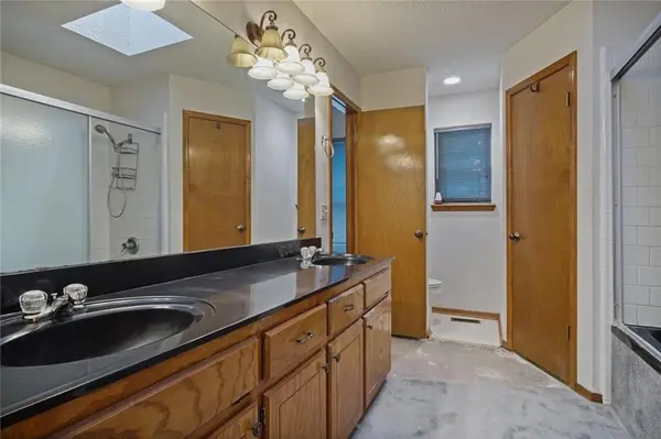 1708 De Vita RD, Edmond, OK 73003