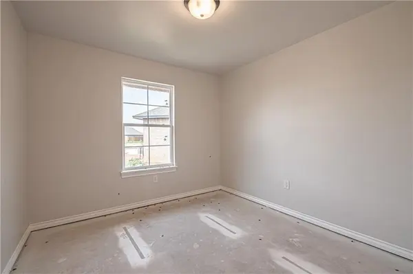 1215 Alpine CT, Kingfisher, OK 73750