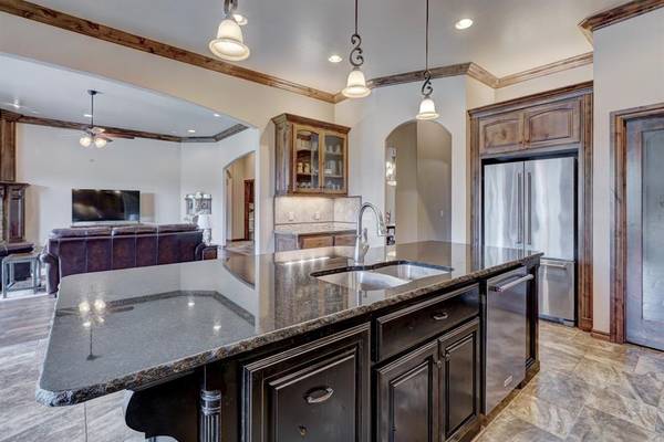 2420 Forest Glen DR, Choctaw, OK 73020