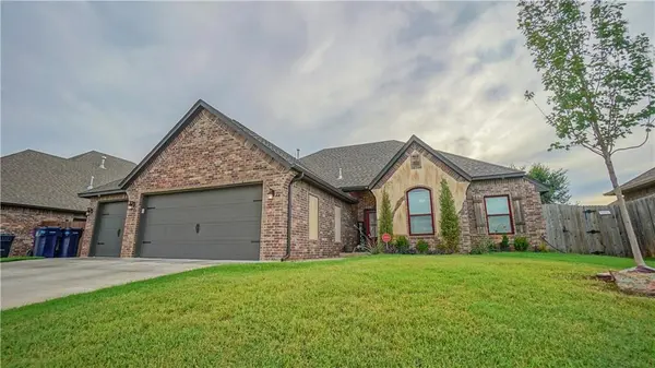 2505 Wayne Cutt AVE, Yukon, OK 73099