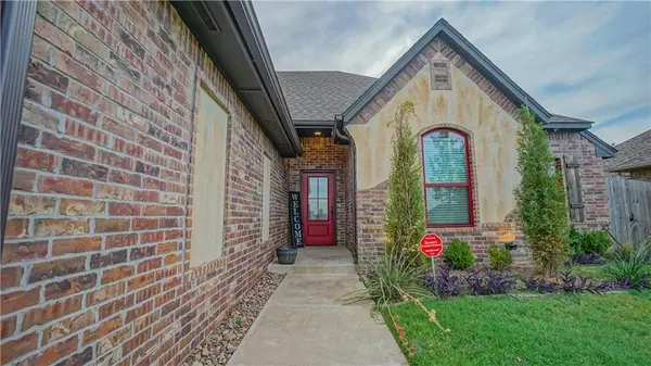 2505 Wayne Cutt AVE, Yukon, OK 73099