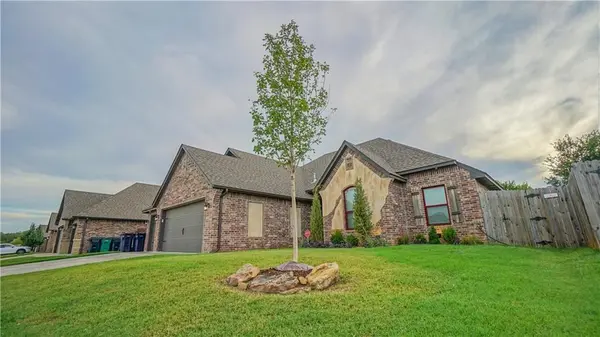 2505 Wayne Cutt AVE, Yukon, OK 73099