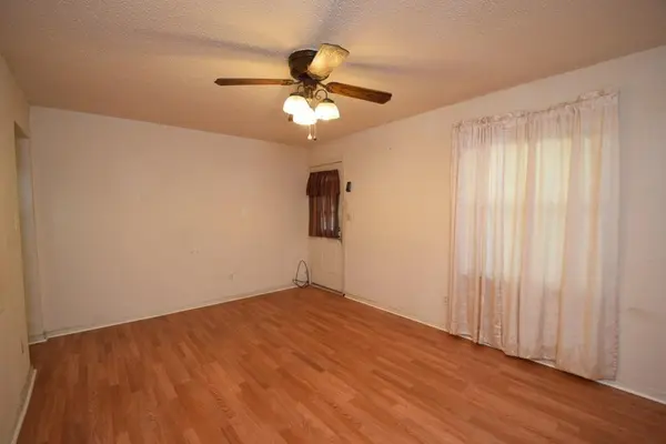 223 E Kittyhawk DR, Midwest City, OK 73110