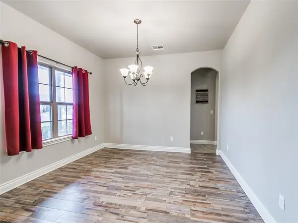 2808 Siena CIR, Yukon, OK 73099