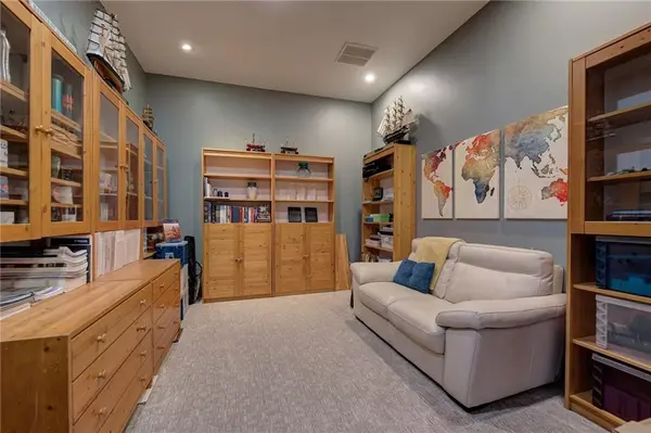 357 Bobby LN, Guthrie, OK 73044