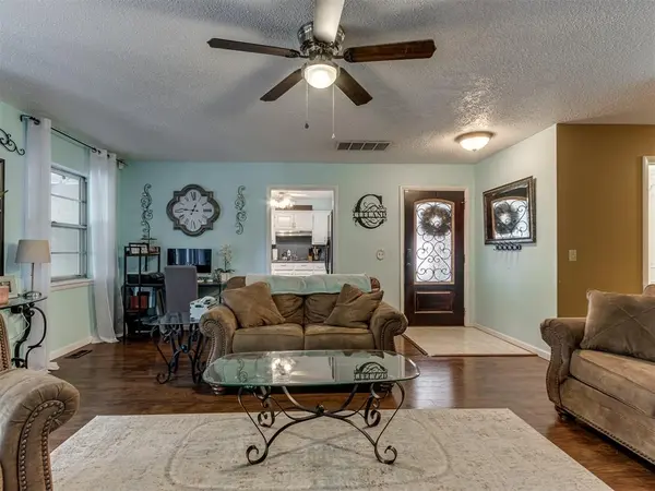 3205 N Peebly DR, Midwest City, OK 73110