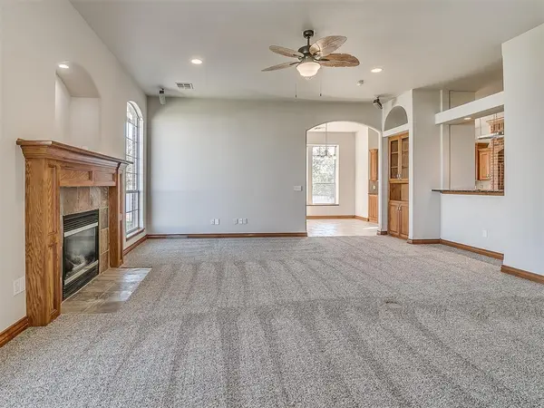 2201 NE 15th ST, Moore, OK 73160