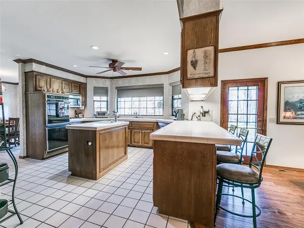 1420 Sleepy Hollow RD, Edmond, OK 73034