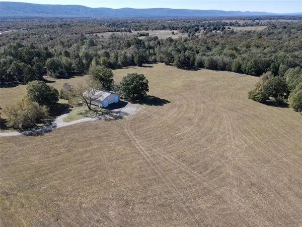 1615 County RD, Talihina, OK 74571