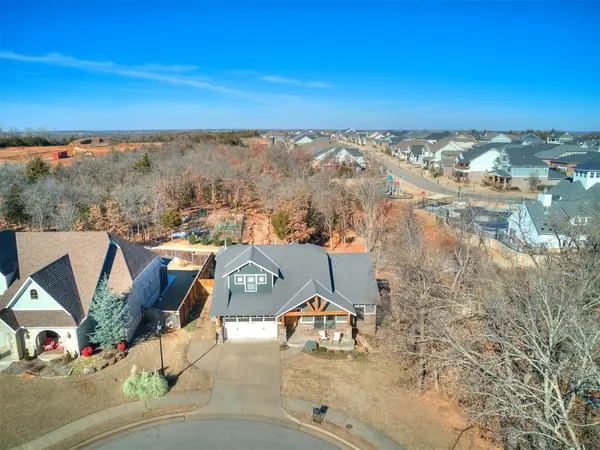 3425 Commons CT, Edmond, OK 73034
