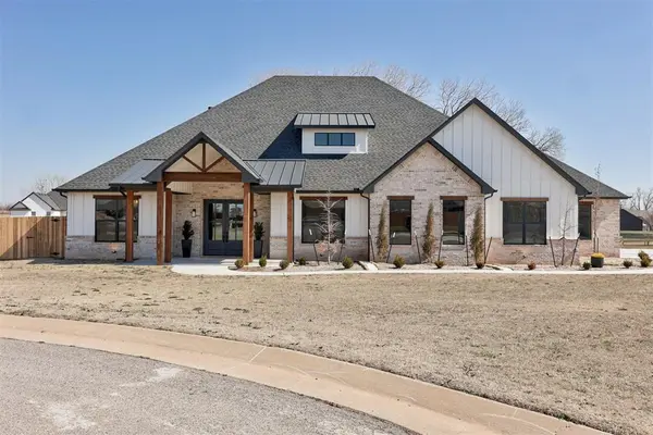 223 Shelby CIR, Goldsby, OK 73093