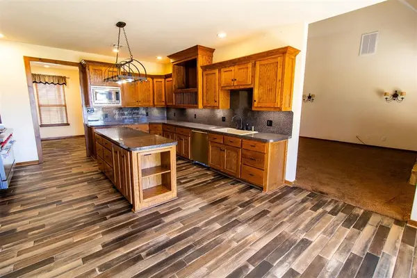 18290 NE 50th ST, Harrah, OK 73045